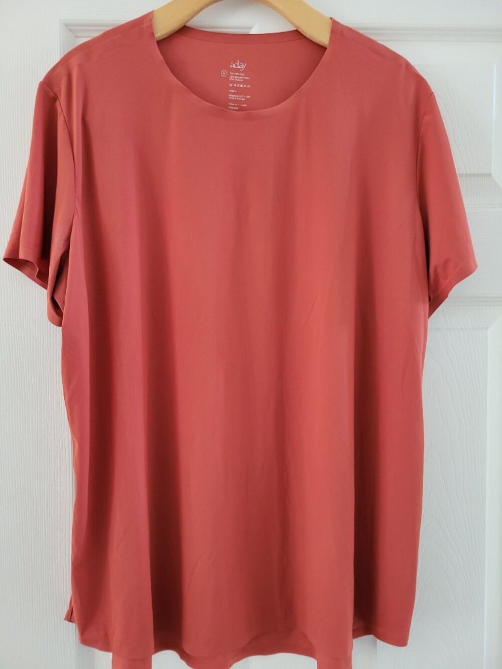 Aday Womens Orange Made It Tee Shirt Pullover size XL workout stretch Base layer